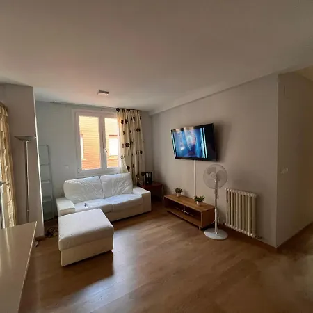 Habitacion En Vivienda Centrica 民宿 *